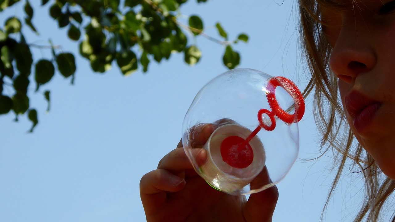 soap-bubbles-870340_1280